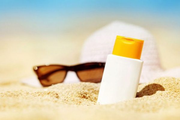 Sunscreen atau Sunblock? Mana yang Cocok Cuaca Panas?