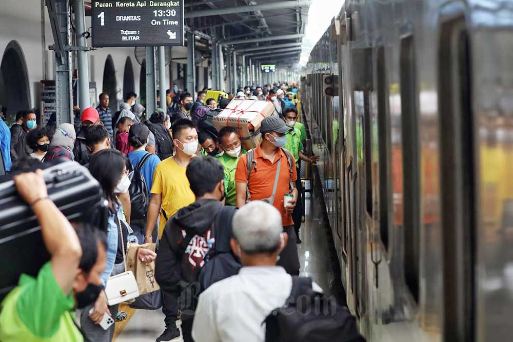 Sabtu dan Minggu Tiket Kereta Api Jarak Jauh Ludes