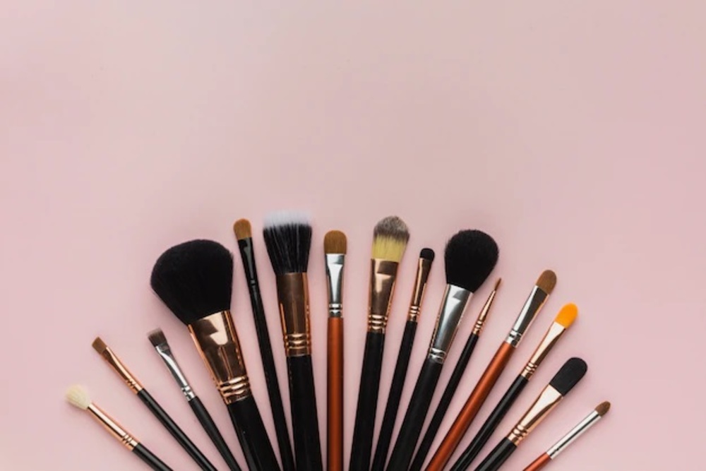 Cara Membersihkan Brush Make Up agar Awet dan Bersih Sempurna