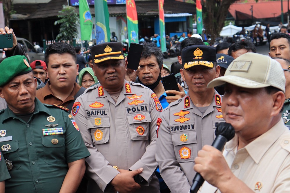 Beri Bantuan Motor Trail Ke Babinsa di Jogja, Prabowo Minta untuk Melayani Rakyat