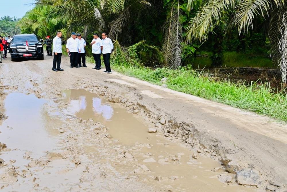 Presiden Siapkan Rp800 Miliar untuk Perbaikan Jalan Rusak di Sumatra Utara
