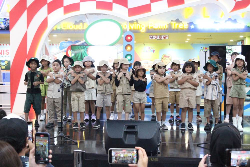 Serunya Anak-Anak Kinderstation School Unjuk Kebolehan di Depan Pengunjung Amplaz