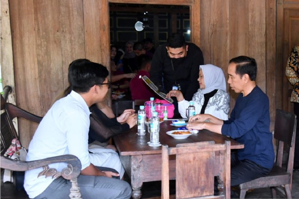 Mampir ke Warung Kopi Klotok, Ini Menu yang Dicicipi Presiden Jokowi dan Keluarga