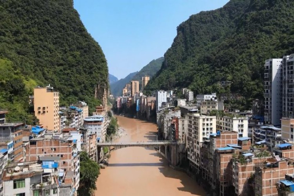 Berada di Pinggir Sungai, Kota Yanjin di China Jadi yang Tersempit di Dunia