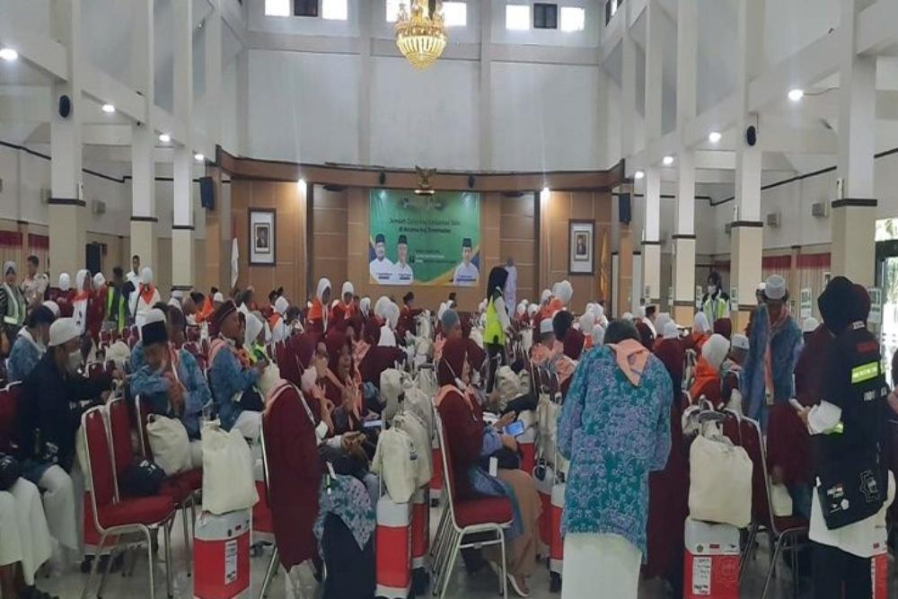 Sudah 75% Calon Haji Berangkat dari Embarkasi Solo