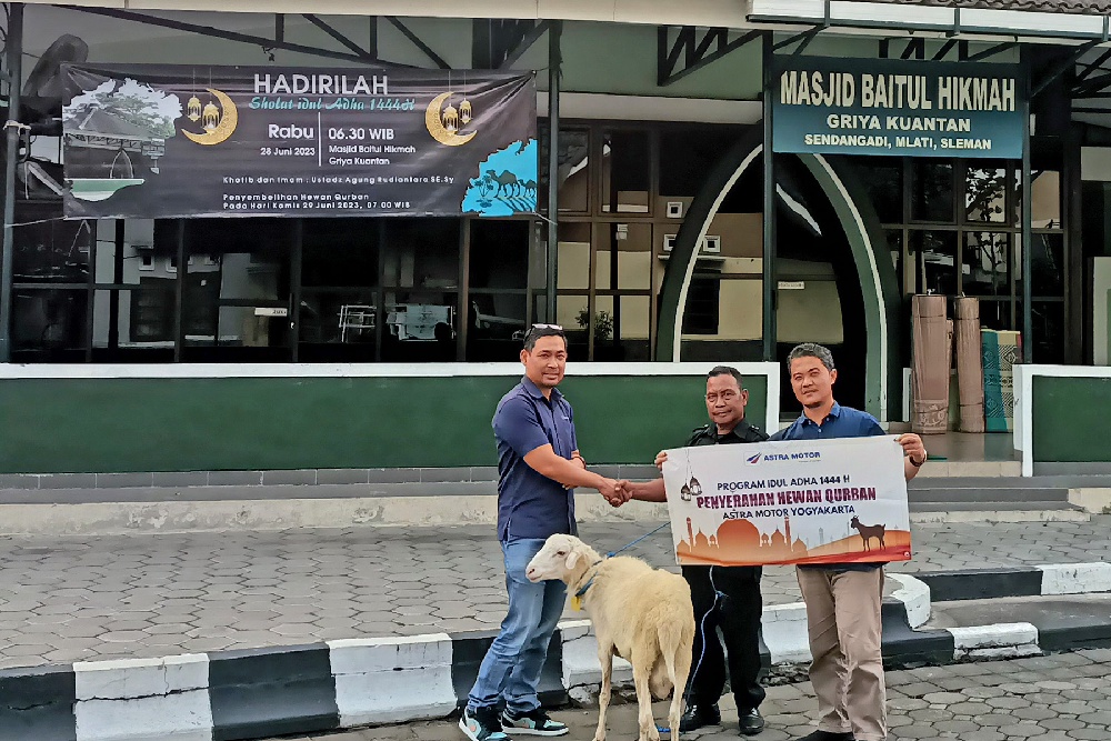 Rayakan Iduladha, Astra Motor Yogyakarta Berbagi Hewan Kurban