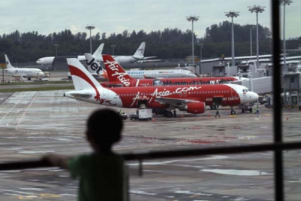 Duh, Seluruh Barang Bagasi Ketinggalan, Penumpang Air Asia Lancarkan Protes