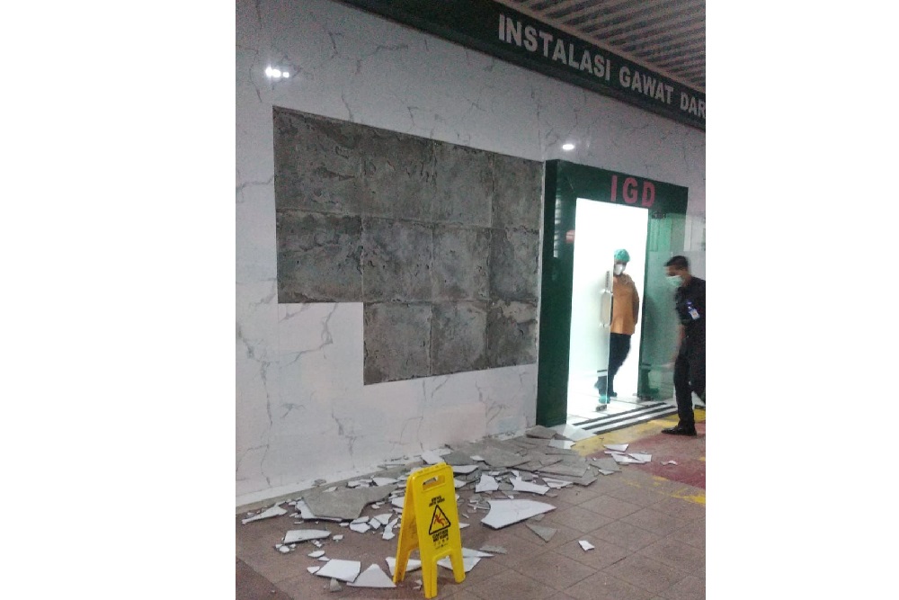 Dampak Gempa Bantul: Keramik Dinding RS di Kulonprogo Rontok