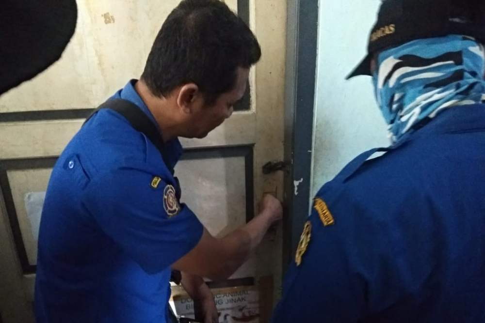 Dramatis! Damkarmat Jogja Evakuasi 2 Anak yang Terjebak di Dalam Kamar,