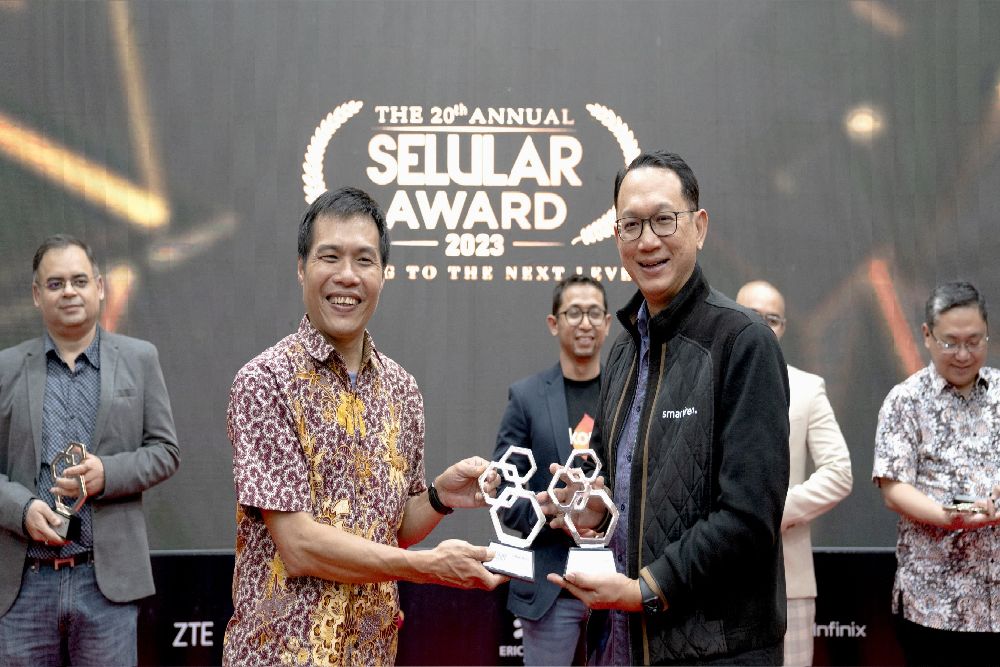 Gerakan Smartfren 100% untuk Indonesia Raih Penghargaan Selular Awards 2023