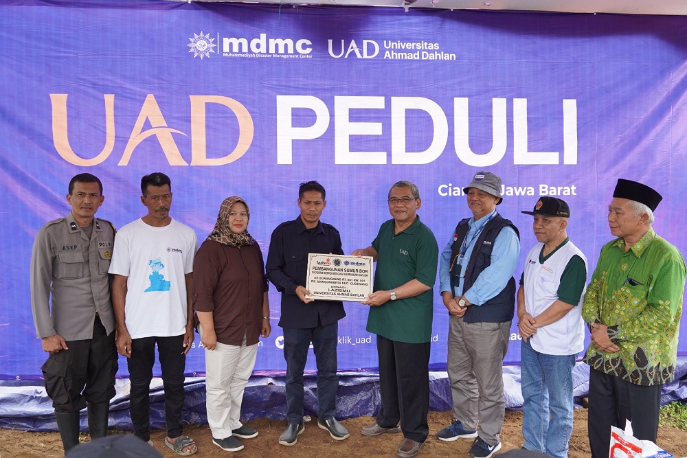 UAD dan MDMC Bangun Sumur Bor di Daerah Sulit Air Bersih