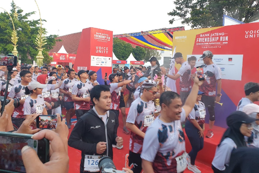 Ganjar Lari Keliling Kota Jogja untuk Sambut Borobudur Marathon