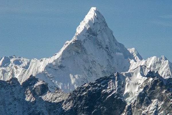 Helikopter Manang Air Jatuh di Gunung Everest, 6 Penumpang Tewas