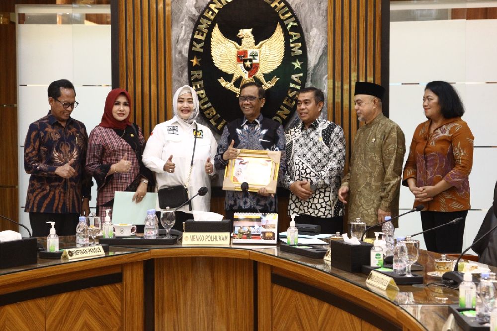Pansus BLBI DPD Usul agar Anak-Cucu Pengemplang BLBI Diblacklist, Setuju?