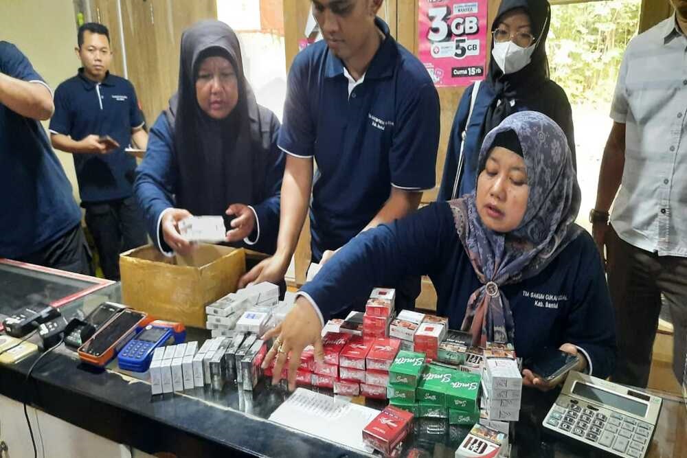 Penjual Rokok Ilegal di Bantul Didenda Rp2,4 Juta