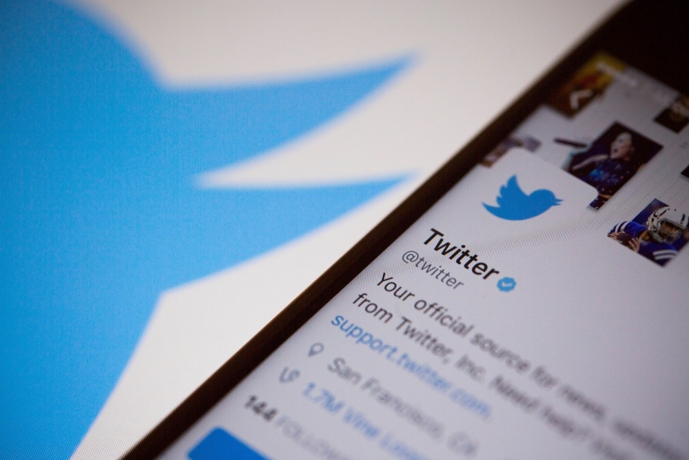Pendapatan Iklan Twitter Turun Hampir 50 Persen