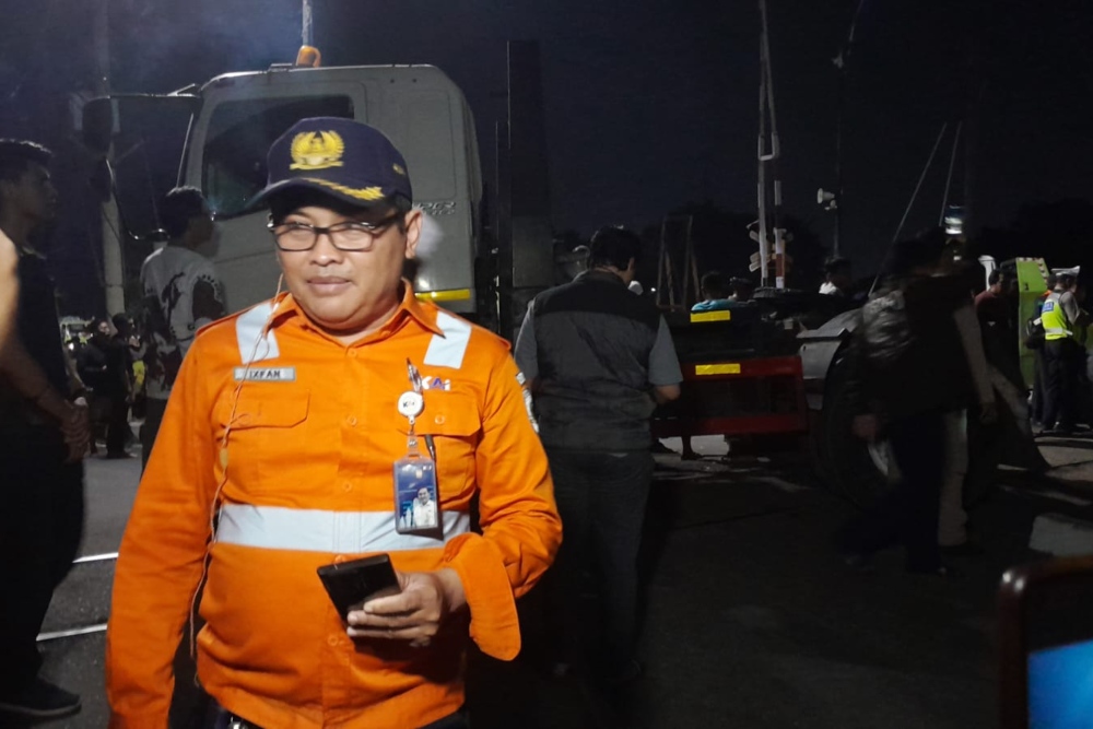 Kereta vs Truk di Semarang, Penumpang Perempuan Retak Tulang karena Melompat Ketakutan