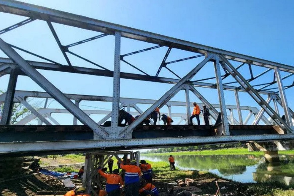 Kecelakaan KA Brantas, Polisi Selidiki Penyebab Truk Tersangkut Sehingga Ditabrak Kereta