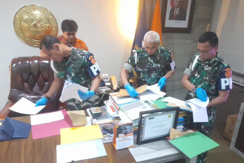 Penyidik TNI-KPK Geledah Kantor Basarnas, Amankan Barang Bukti