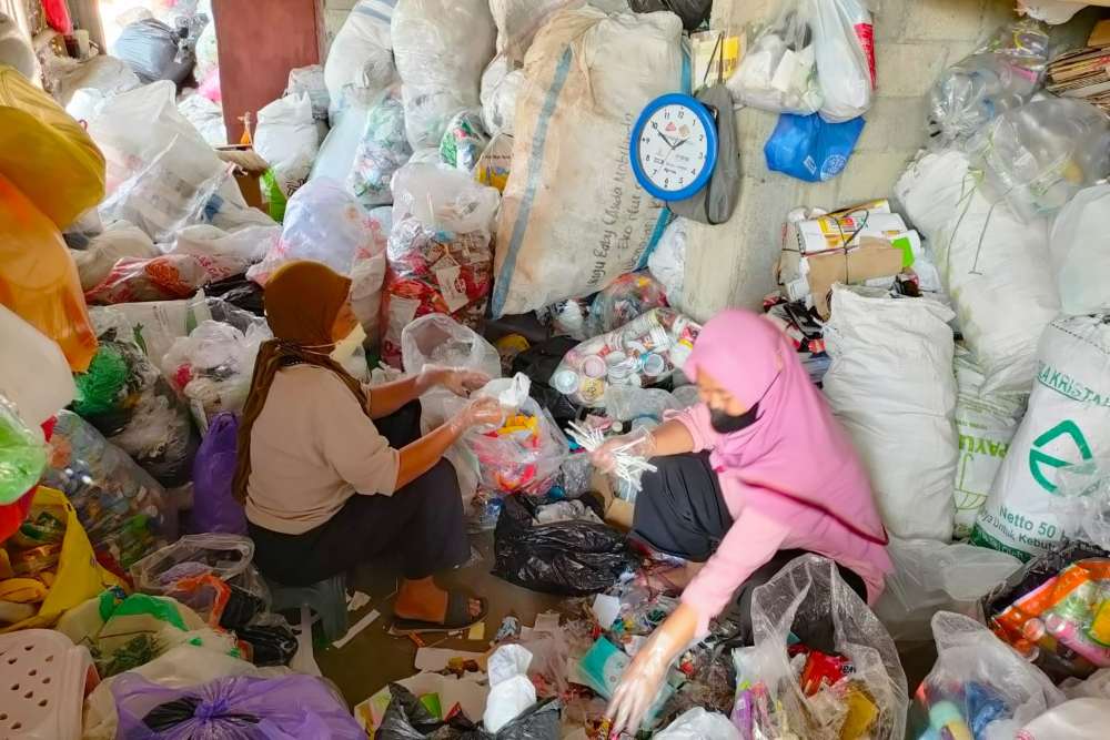 Sampah Bisa Jadi Uang? Bank Sampah di Bambanglipuro Ini Buktinya