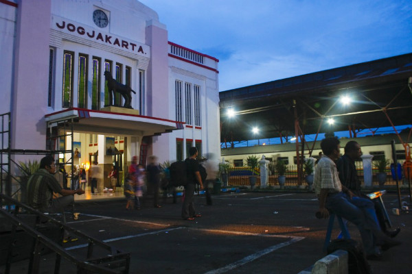 Mulai 1 September, Parkir Stasiun Tugu Pakai Kartu Elektronik