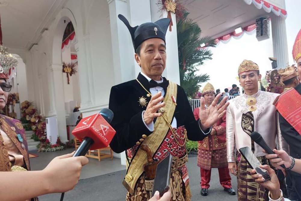 Jokowi Sapa Masyarakat yang Hadir di Istana Merdeka saat HUT RI