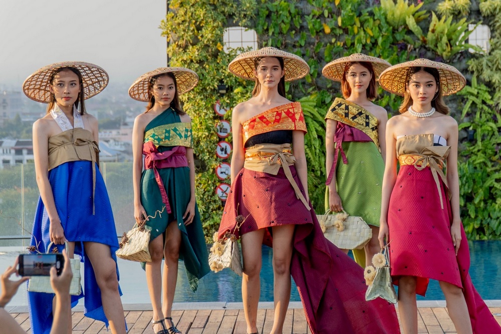 Gandeng Desainer Lokal, Novotel Suites Malioboro Rayakan Kemerdekaan lewat Fashion Show Tematik