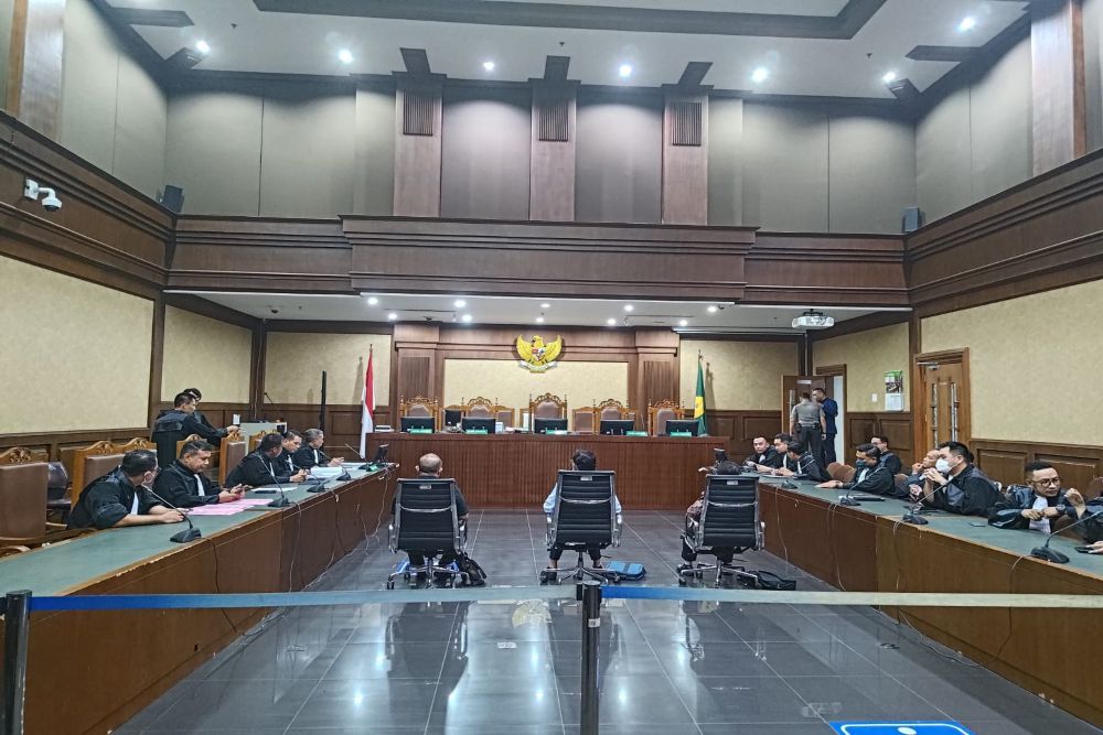 Kasus BTS Kominfo, Irwan Hermawan Dapat Fee Rp35 Miliar dari Saksi