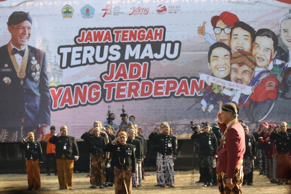 Peringatan HUT ke-78 Provinsi Jawa Tengah di Alun-Alun Brebes Penuh Haru
