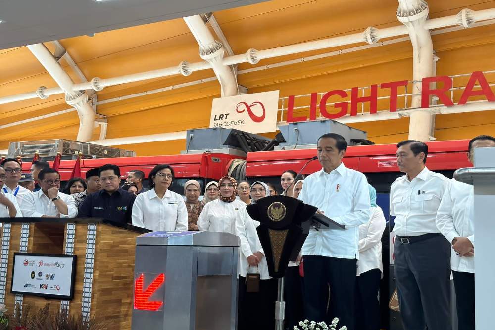 Jokowi Resmikan Operasional LRT Jabodebek, Telan Biaya Rp32,6 Triliun