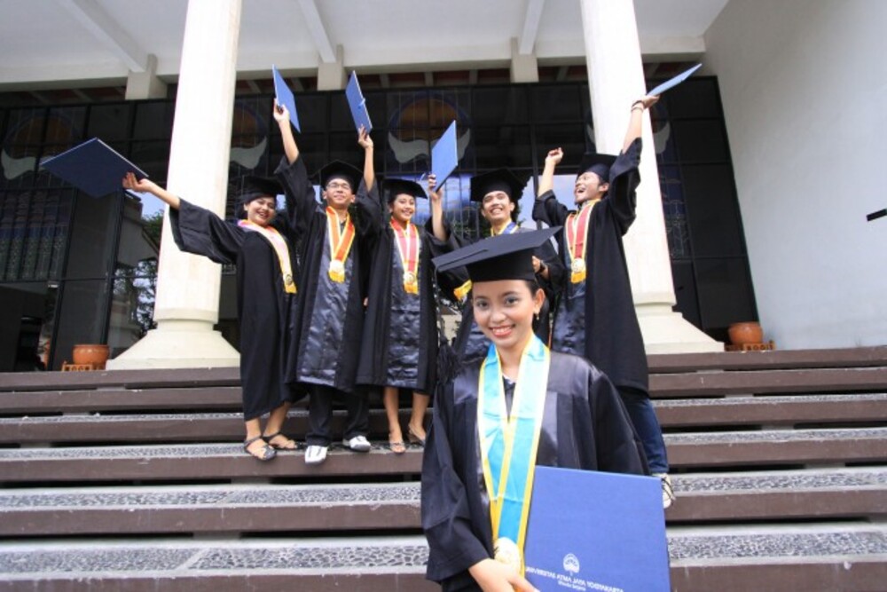 Pengin tapi Ragu Kuliah di Luar Negeri, Coba Ini