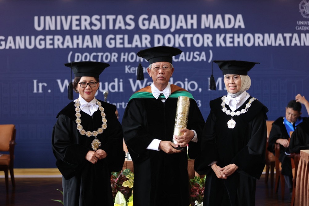 Berjasa Selamatkan Keanekaragaman Hayati,  Wahjudi Wardojo Dianugerahi Doktor Honoris Causa dari UGM