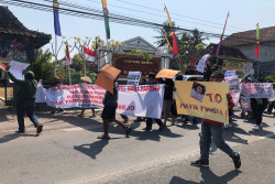 Jogoboyo Sidorejo Godean Emoh Mundur