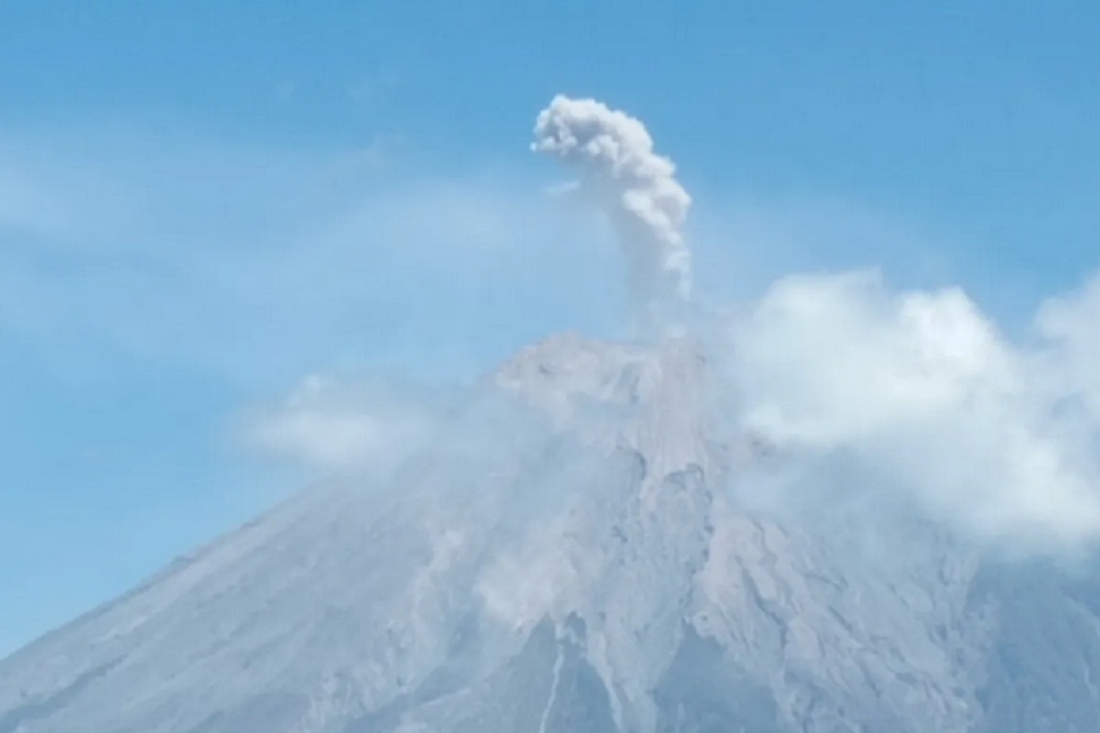 Gunung Semeru Meletus Masyarakat Diimbau Tidak Melakukan Aktivitas