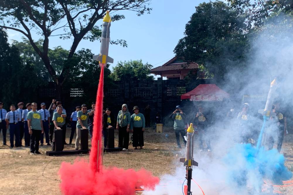 Kontes Roket Air di Taman Pintar Diikuti Ratusan Peserta