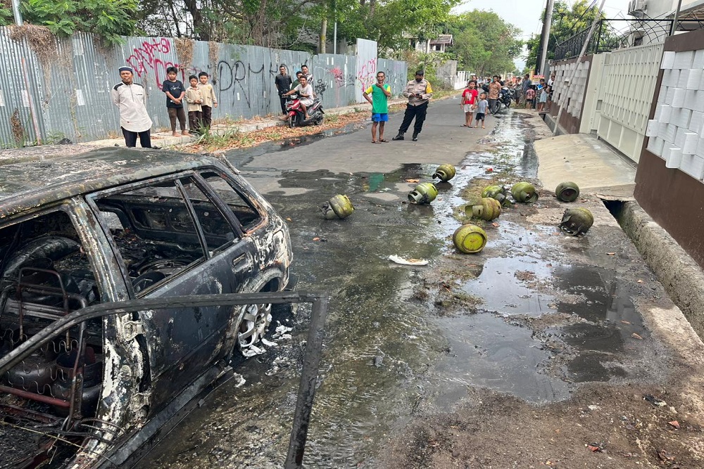 Hendak Beli Elpiji, Sebuah Mobil Terbakar di Sleman