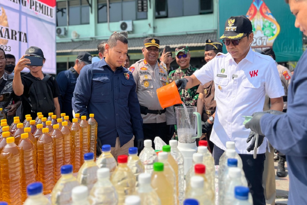 Jelang Pemilu, Polresta Jogja Musnahkan Miras Oplosan dan Pil Obat Berbahaya