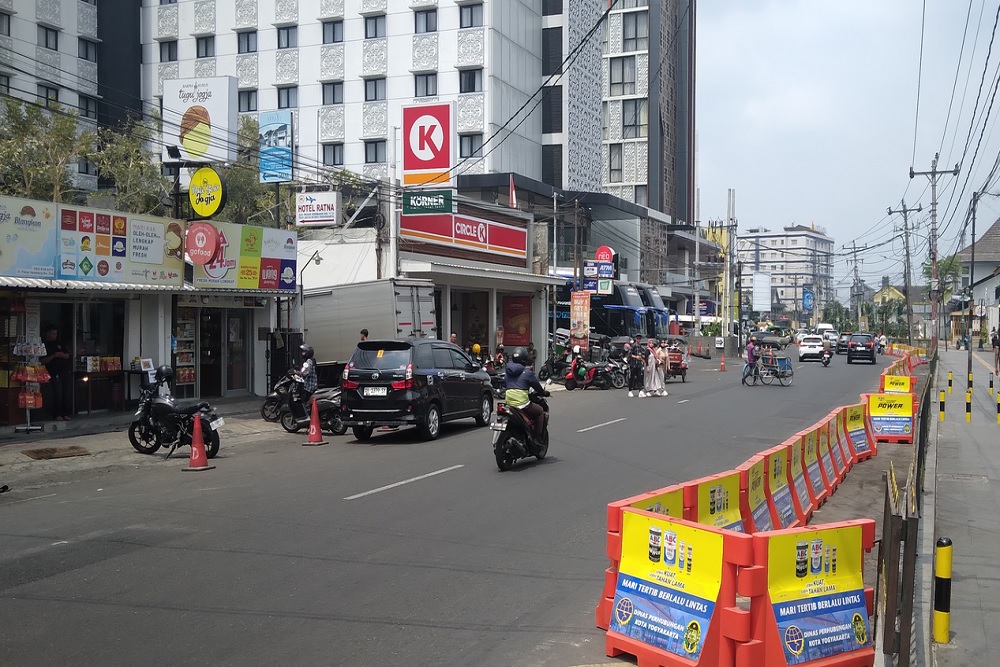 Sabtu Uji Coba, Trans Jogja Bisa Melawan Arus di Jalan Pasar Kembang Jogja