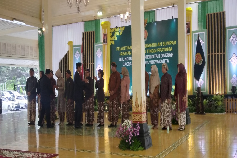 Lantik 7 Pejabat Tinggi Pratama Pemda DIY, Sultan Beri Pesan Khusus untuk Kepala Dispertaru
