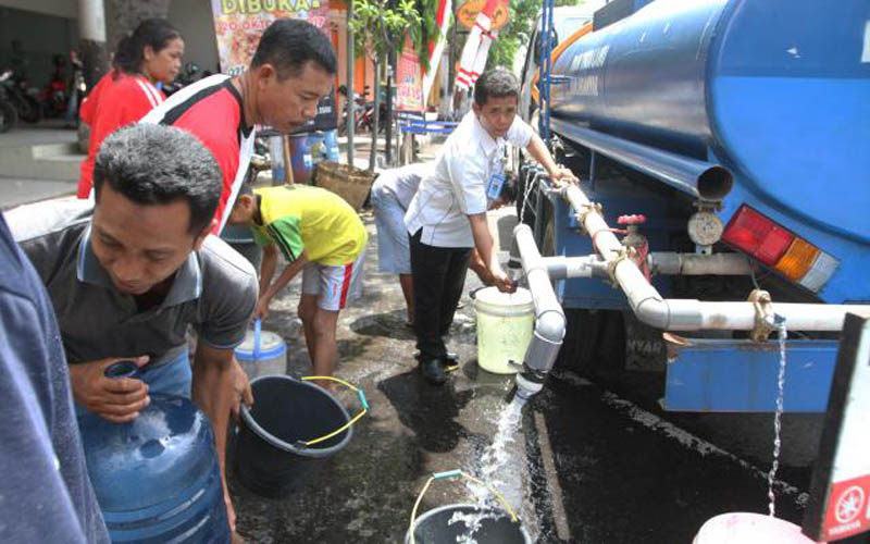 PT TWC Salurkan Air Bersih ke Warga Terdampak Kekeringan di Sekitar Borobudur