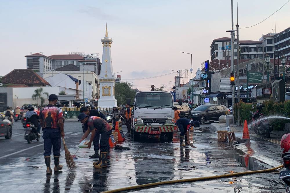 Luapan Minyak di Tugu Terjadi Lagi, DPUPKP Jogja: Bisa Merusak Sistem Drainase