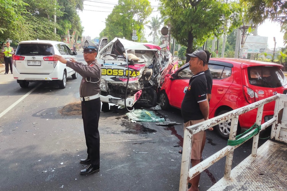 Kecelakaan Beruntun Terjadi Di Jalan Jogja Solo 1 Orang Terluka