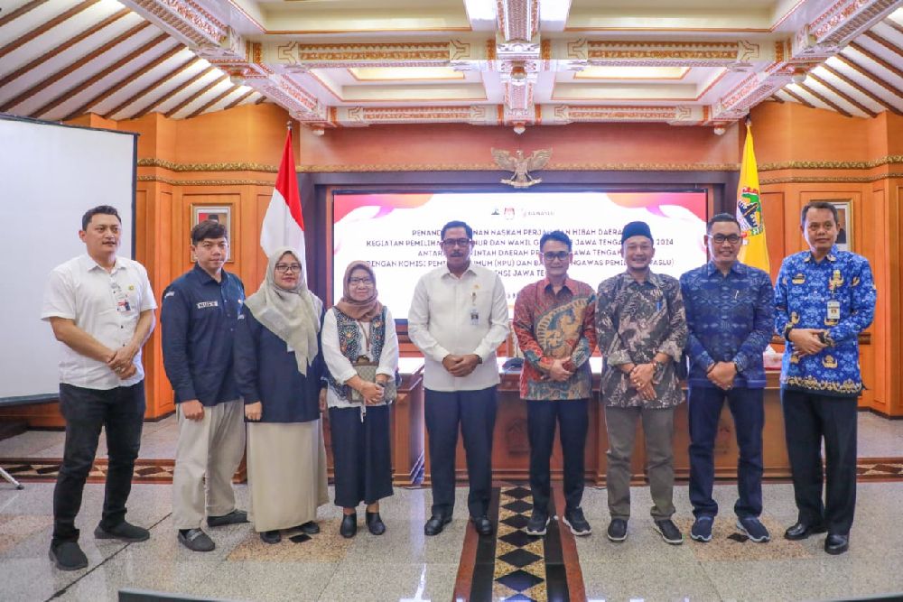 Pemprov Jateng Serahkan Dana Hibah Pilkada Rp985 Miliar
