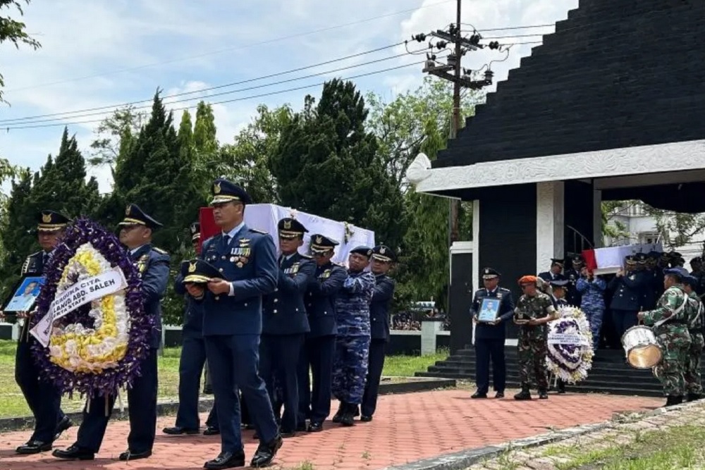 Kecelakaan Pesawat di Pasuruan, Tiga Korban Dimakamkan di Taman Makam Pahlawan