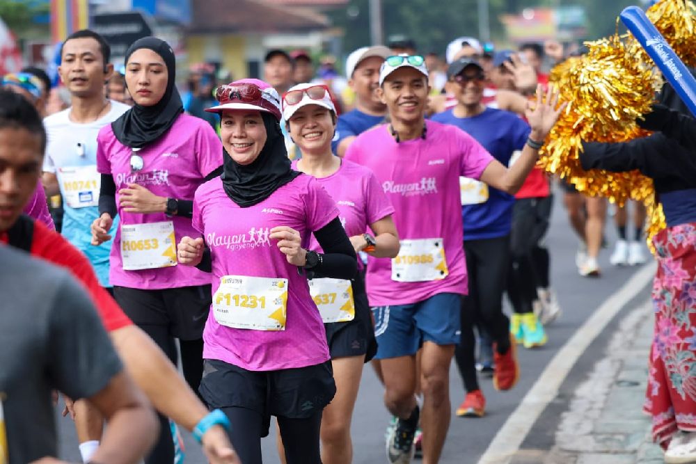 Luar Biasa Istri Ganjar Kembali Finish Full Marathon 42KM