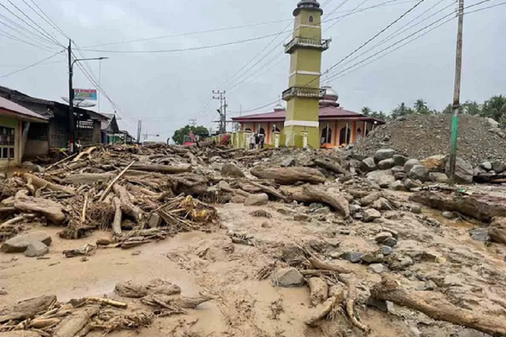 Ratusan Warga Mengungksi Akibat Banjir Bandang di Aceh Selatan