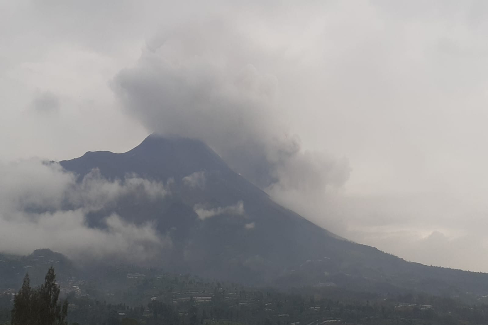 Baru Saja, Awan Panas Terjadi di Gunung Merapi