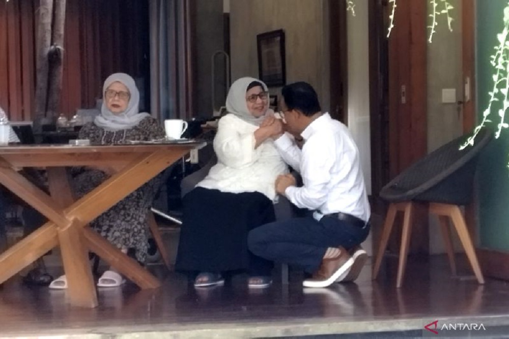 Hari Pertama Kampanye Pilpres: Anies Baswedan Minta Doa ke Ibunda