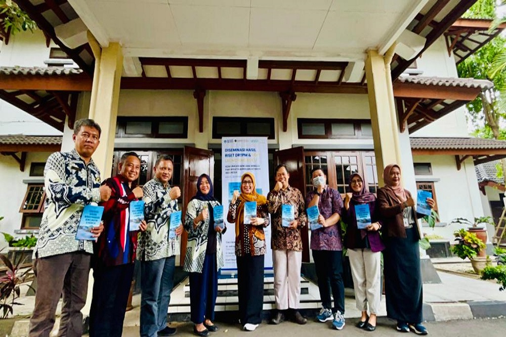 Tim Riset DRTPM Kolaborasi UMY-UNISA Sampaikan Hasil  Riset & Serahkan Buku Luaran Penelitian ke Bupati Sleman