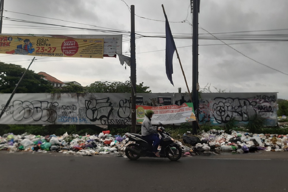 TPA Piyungan Ditutup, Sampah di Pinggir Jalan Terus Bermunculan di Bantul